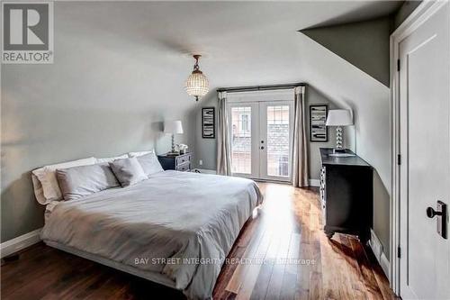 1262 Mineola Gardens, Mississauga, ON - Indoor Photo Showing Bedroom