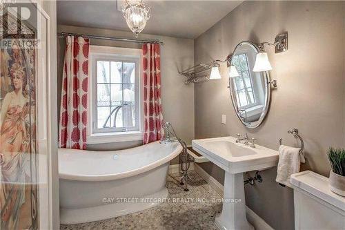 1262 Mineola Gardens, Mississauga, ON - Indoor Photo Showing Bathroom