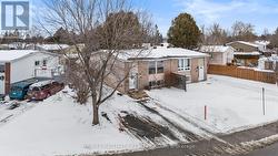 137 GLAMORGAN DRIVE  Ottawa, ON K2L 1R7