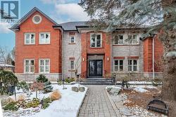 6158 KISBY DRIVE  Mississauga, ON L5V 1M4