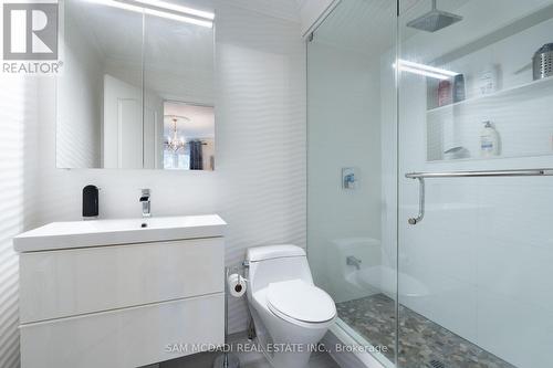 6158 Kisby Drive, Mississauga, ON - Indoor Photo Showing Bathroom