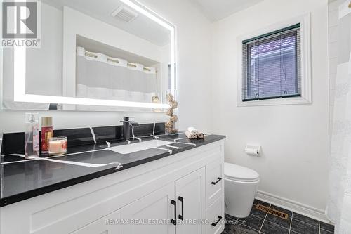 773 Four Winds Way, Mississauga, ON - Indoor Photo Showing Laundry Room