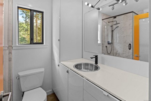 400 Baker Rd, Salt Spring, BC 