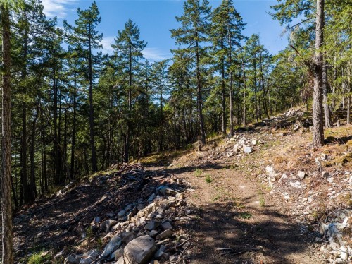 400 Baker Rd, Salt Spring, BC 