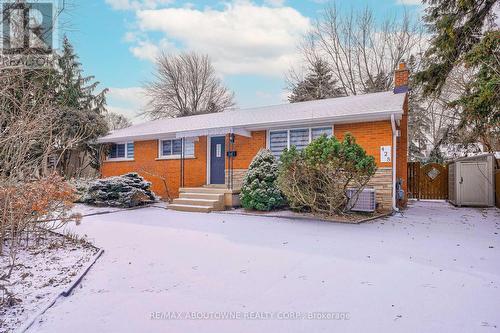 428 Henderson Road, Burlington, ON - Outdoor