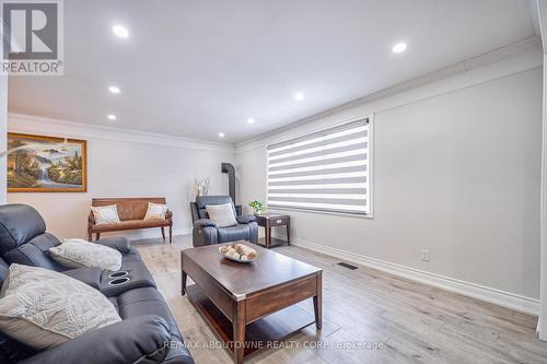 428 Henderson Road, Burlington, ON - Indoor Photo Showing Living Room