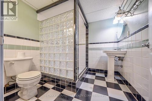 428 Henderson Road, Burlington, ON - Indoor Photo Showing Bathroom