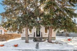 90 Lusted AVE  Winnipeg, MB R2W 2P2