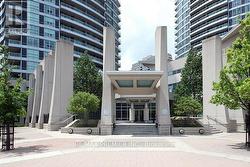 612 - 33 ELM DRIVE W  Mississauga, ON L5B 4M1