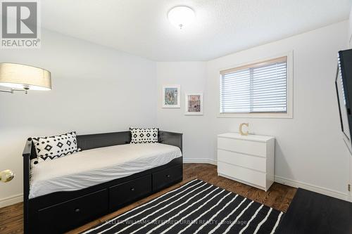 522 Larkspur Lane, Burlington, ON - Indoor Photo Showing Bedroom