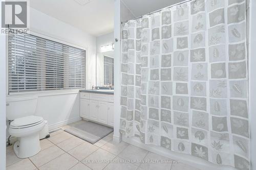 522 Larkspur Lane, Burlington, ON - Indoor Photo Showing Bathroom