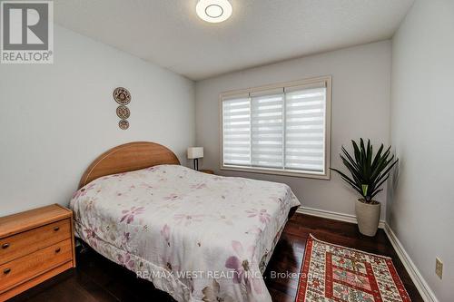 610 Stonebury Crescent, Waterloo, ON - Indoor Photo Showing Bedroom