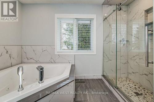 610 Stonebury Crescent, Waterloo, ON - Indoor Photo Showing Bathroom