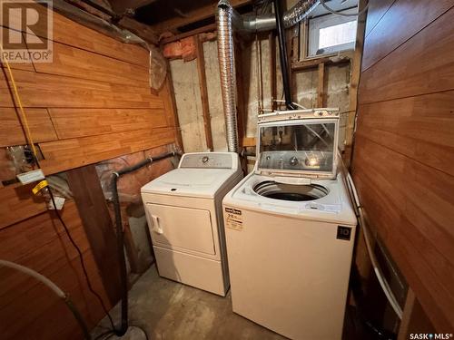 74 Hatton Crescent, Regina, SK - Indoor Photo Showing Laundry Room