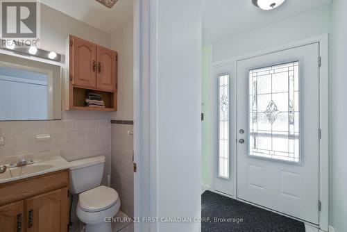 843 Westbury Crescent, London, ON - Indoor Photo Showing Bathroom