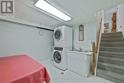 843 Westbury Crescent, London, ON - Indoor Photo Showing Laundry Room