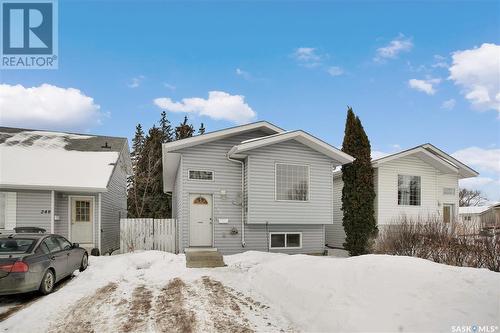 250 Lochrie Crescent, Saskatoon, SK - Outdoor With Facade