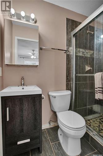 250 Lochrie Crescent, Saskatoon, SK - Indoor Photo Showing Bathroom