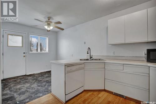 250 Lochrie Crescent, Saskatoon, SK - Indoor Photo Showing Kitchen With Double Sink