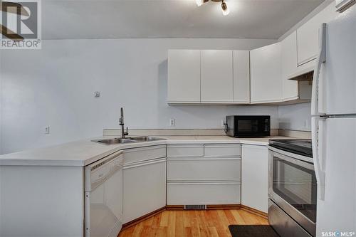 250 Lochrie Crescent, Saskatoon, SK - Indoor Photo Showing Kitchen With Double Sink