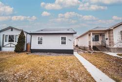 353 Berry Street  Winnipeg, MB R3J 1N4