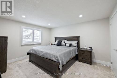 71 St Clair Court, London, ON - Indoor Photo Showing Bedroom