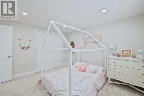 71 St Clair Court, London, ON - Indoor Photo Showing Bedroom