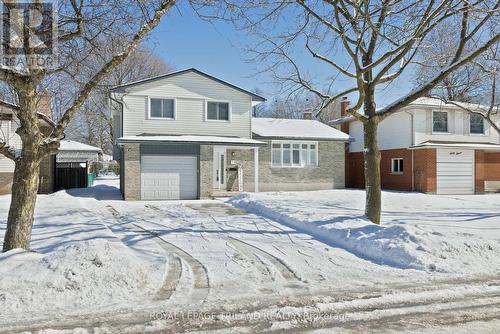 71 St Clair Court, London, ON - Outdoor With Facade