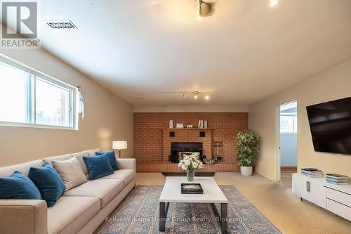 476 Scotchmere Court, Waterloo, ON - Indoor Photo Showing Living Room With Fireplace