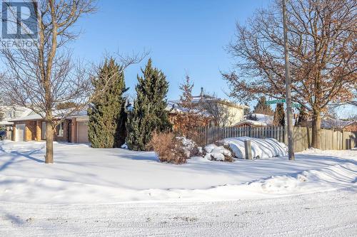 476 Scotchmere Court, Waterloo, ON - Outdoor