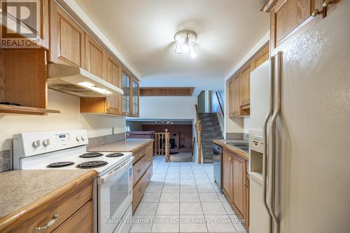 476 Scotchmere Court, Waterloo, ON - Indoor Photo Showing Kitchen