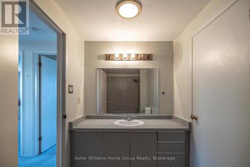 476 Scotchmere Court, Waterloo, ON - Indoor Photo Showing Bathroom