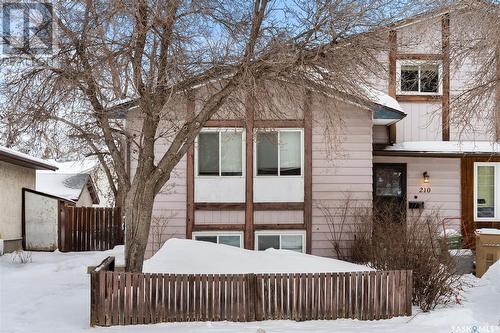 206 Thomson Avenue, Regina, SK - Outdoor