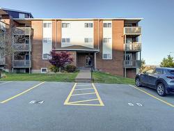 403 40 Veronica Drive  Halifax, NS B3M 3A3