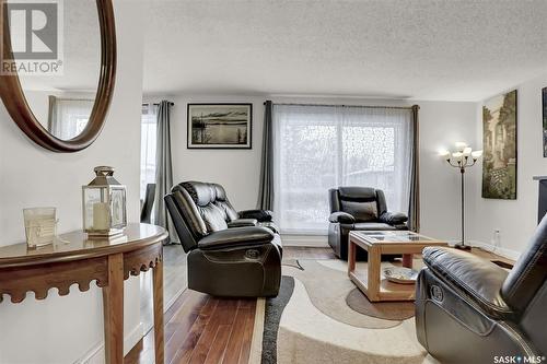 1210 Butterfield Crescent, Regina, SK - Indoor Photo Showing Living Room