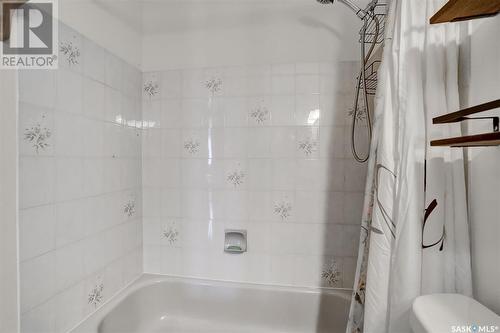 1210 Butterfield Crescent, Regina, SK - Indoor Photo Showing Bathroom