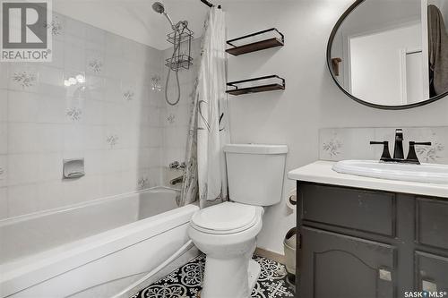 1210 Butterfield Crescent, Regina, SK - Indoor Photo Showing Bathroom