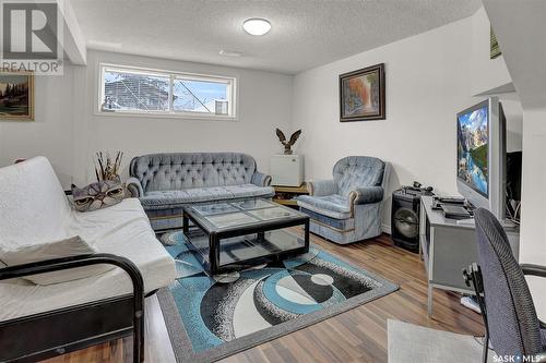 1210 Butterfield Crescent, Regina, SK - Indoor Photo Showing Living Room