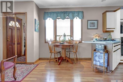 407 Holland Avenue, Regina, SK - Indoor Photo Showing Dining Room