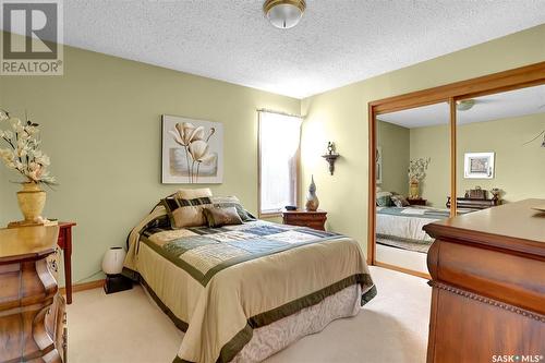 407 Holland Avenue, Regina, SK - Indoor Photo Showing Bedroom