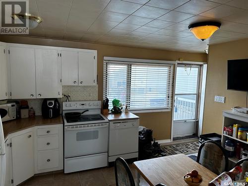 1127 Wallace Street, Regina, SK - Indoor Photo Showing Kitchen