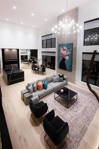 223 Grenfell Boulevard, Winnipeg, MB - Indoor Photo Showing Living Room With Fireplace