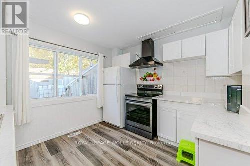 92 Charles Best Place, Kitchener, ON - Indoor Photo Showing Kitchen