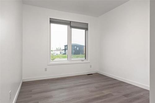 68 Magalas Ave, West St Paul, MB 