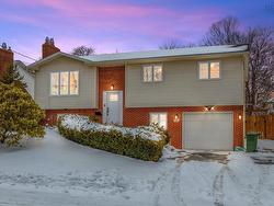 18 Pondicherry Crescent  Dartmouth, NS B2W 5C5