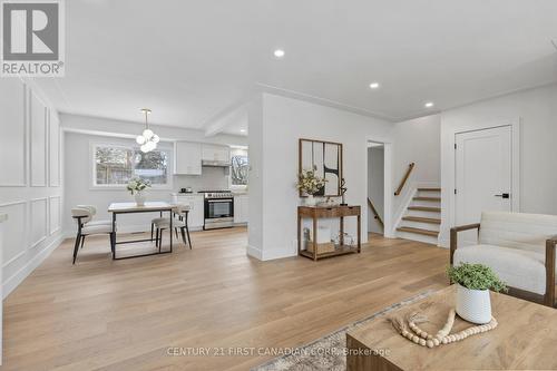 294 Wedgewood Drive, London, ON - Indoor Photo Showing Living Room