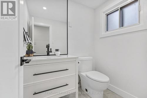 294 Wedgewood Drive, London, ON - Indoor Photo Showing Bathroom