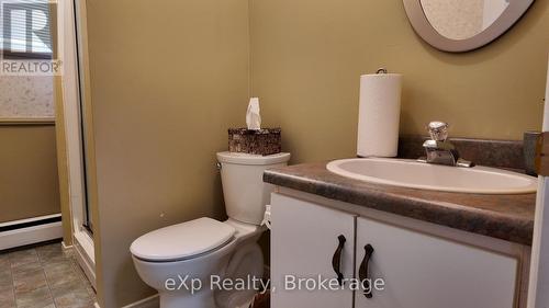 21 Grosvenor Street N, Saugeen Shores, ON - Indoor Photo Showing Bathroom