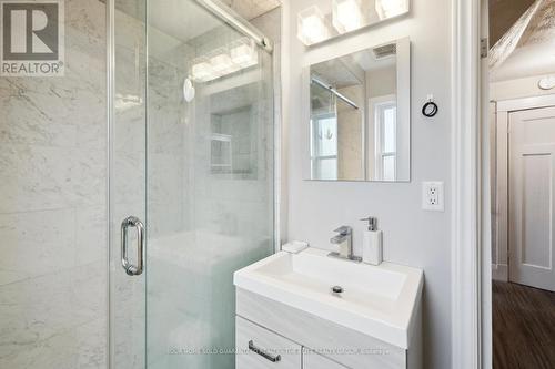 167 Balsam Avenue N, Hamilton, ON - Indoor Photo Showing Bathroom