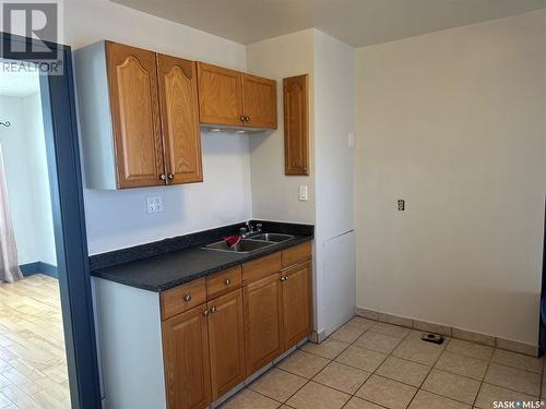 2027 Reynolds Street, Regina, SK - Indoor Photo Showing Kitchen With Double Sink